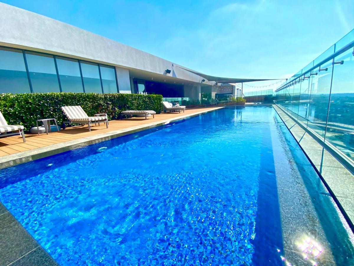 Menlyn Maine Residences - Central Park With King Sized Bed Pretoria Exterior photo