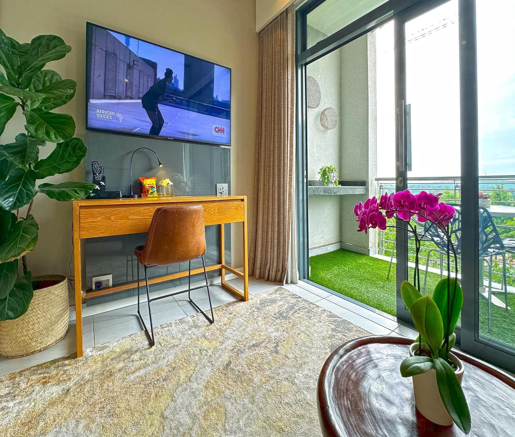 Menlyn Maine Residences - Napoli With King Sized Bed Pretoria Exterior photo